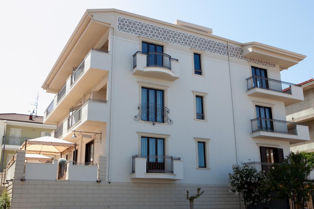 Del Gaudio Guesthouse Torre Melissa Ngoại thất bức ảnh